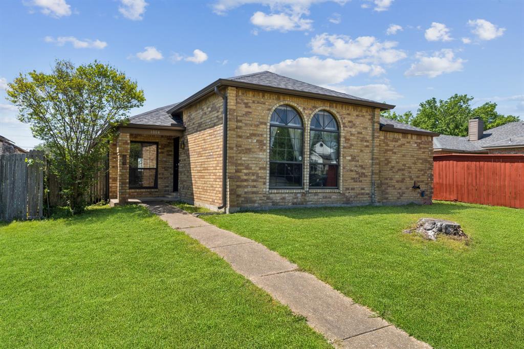 1004 Paintbrush Street Property Photo 1
