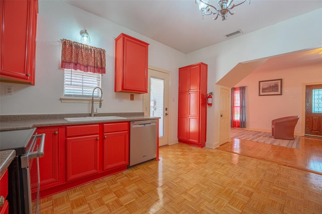 702 Water Street Property Photo 17