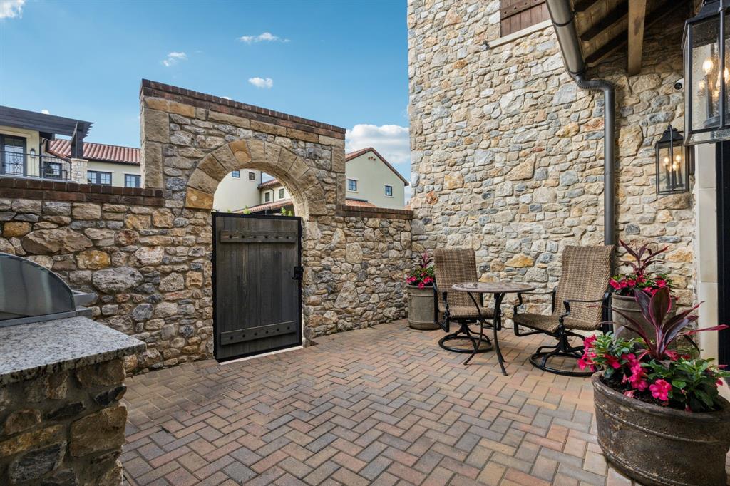9 Catalonia Drive Property Photo 26
