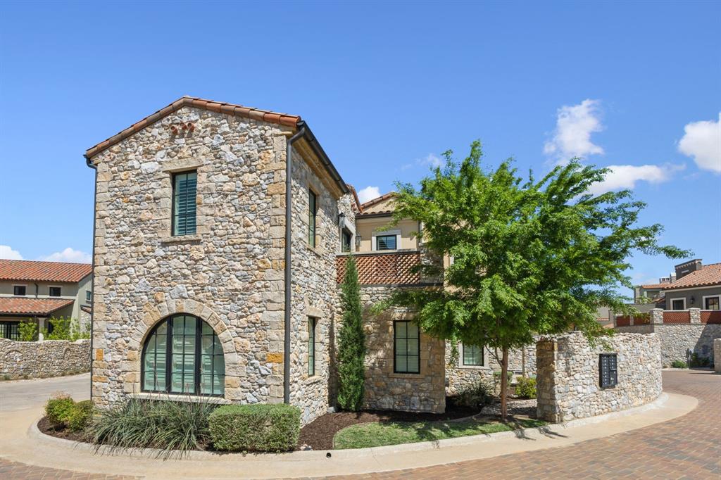 9 Catalonia Drive Property Photo 34