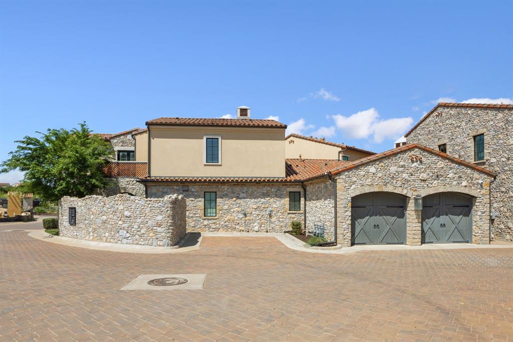 9 Catalonia Drive Property Photo 35