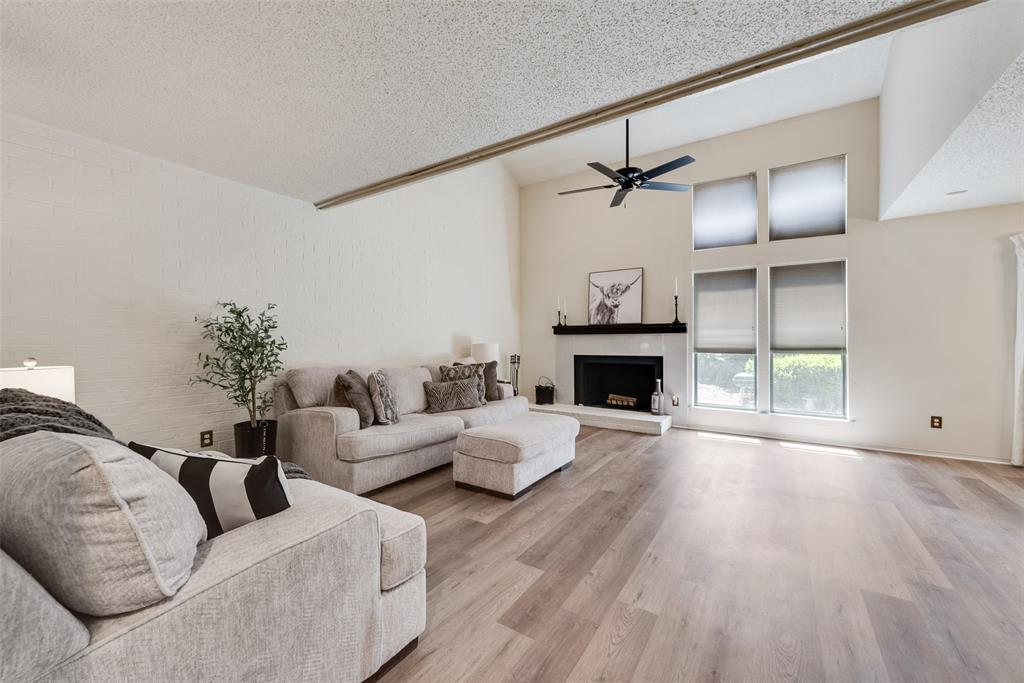 707 Oakwood Trail