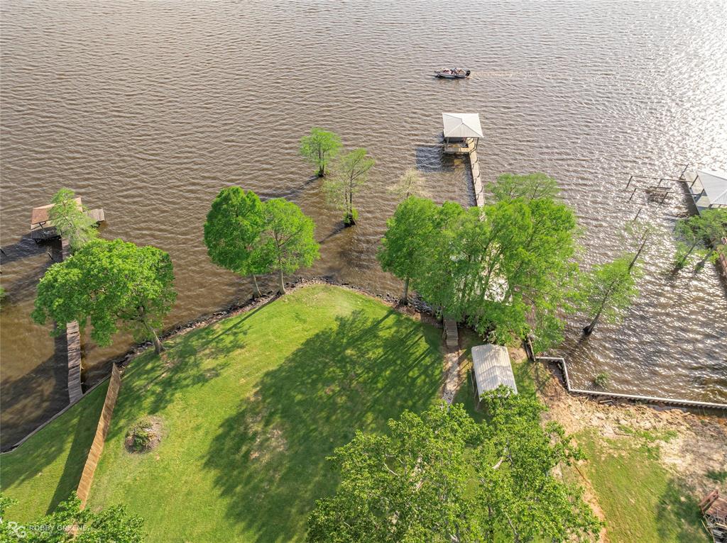 7081 N Lakeshore Drive Property Photo 3