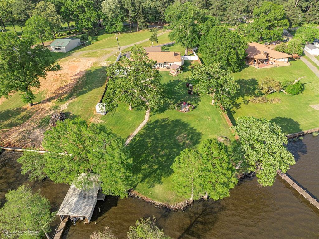 7081 N Lakeshore Drive Property Photo 9
