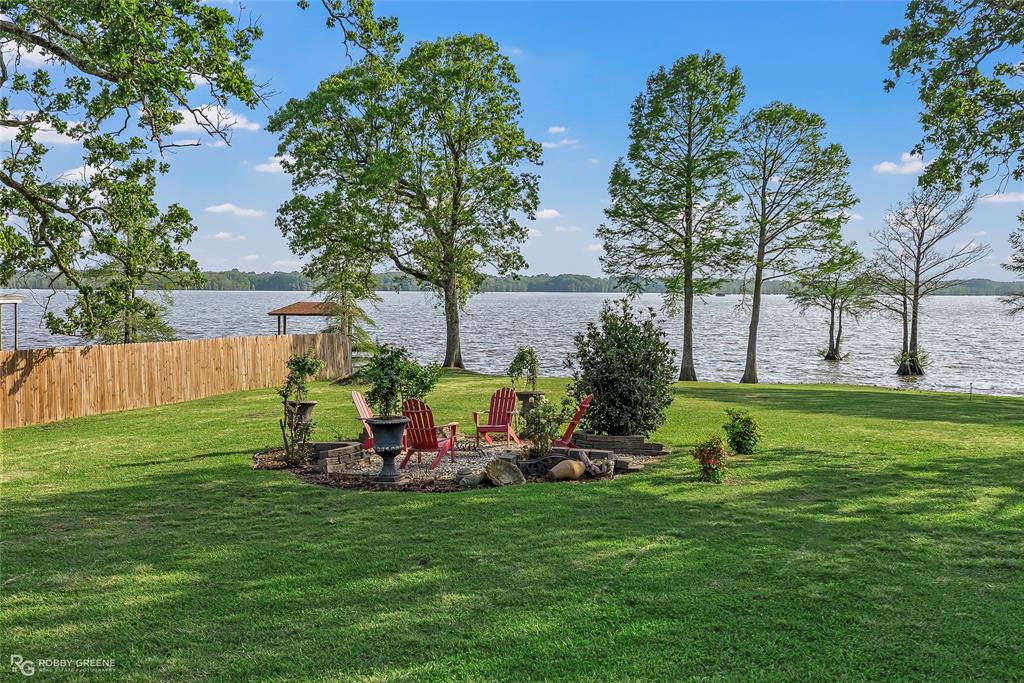 7081 N Lakeshore Drive Property Photo 10