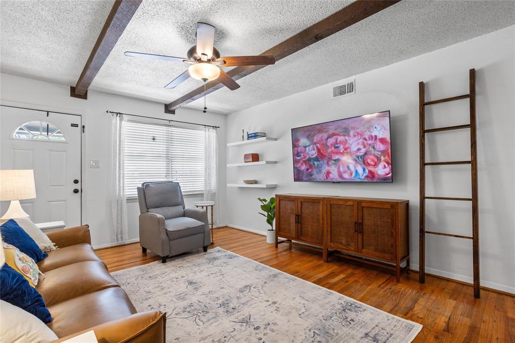 2216 Piedmont Street Property Photo 1