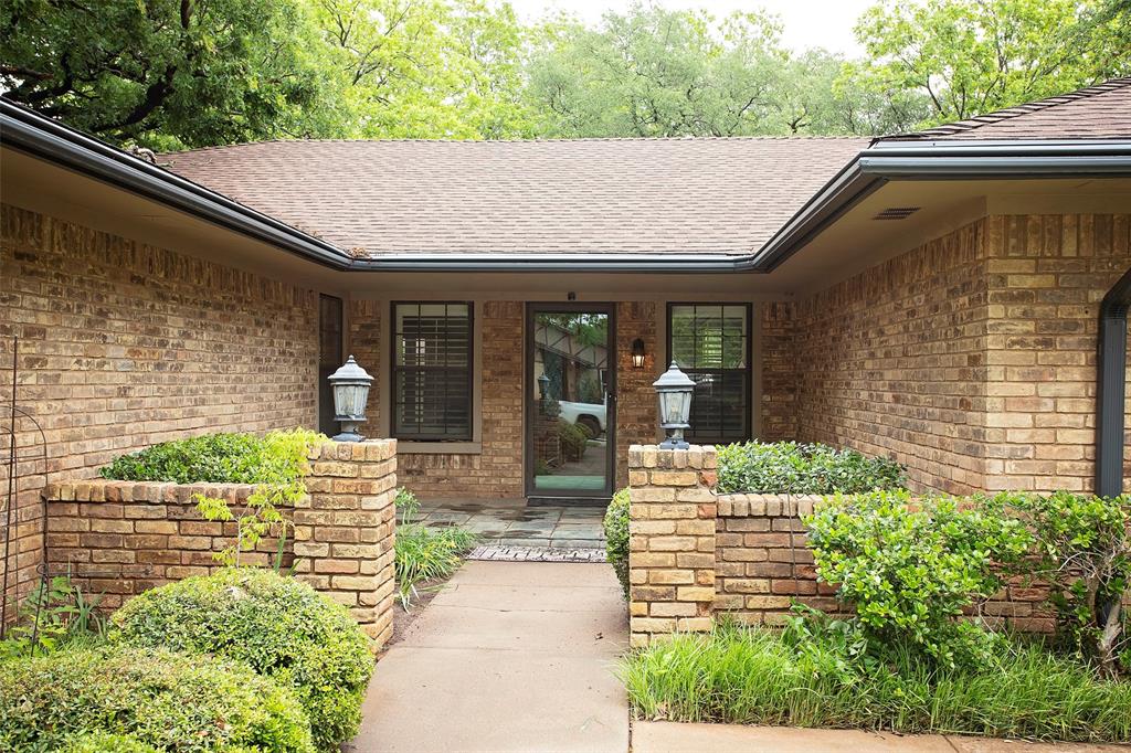 1305 Cliff Drive Property Photo 2
