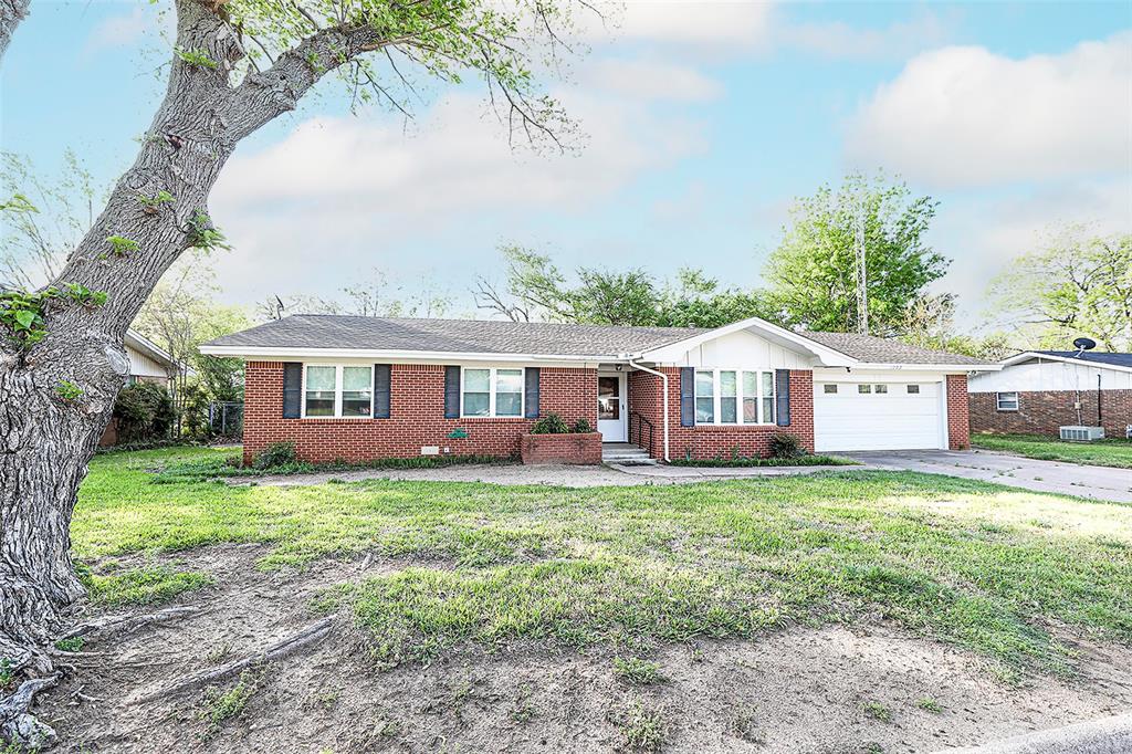1209 Pebble Street Property Photo