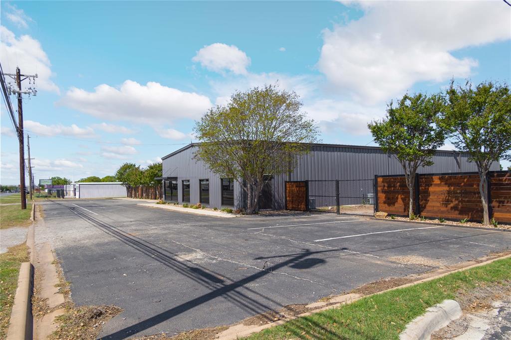 1100 Early Boulevard Property Photo 6