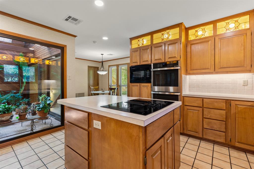 8406 Oakdale Drive Property Photo 10
