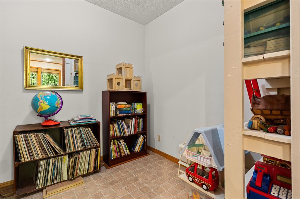 8406 Oakdale Drive Property Photo 32