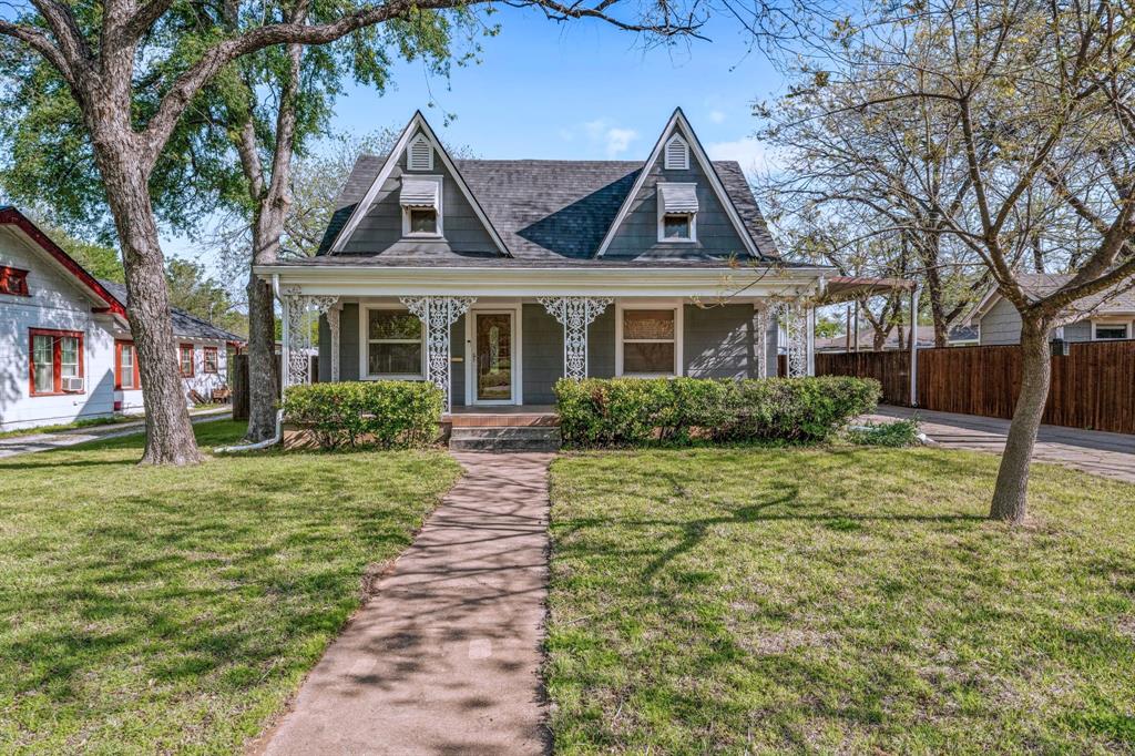 711 Brazos Street Property Photo