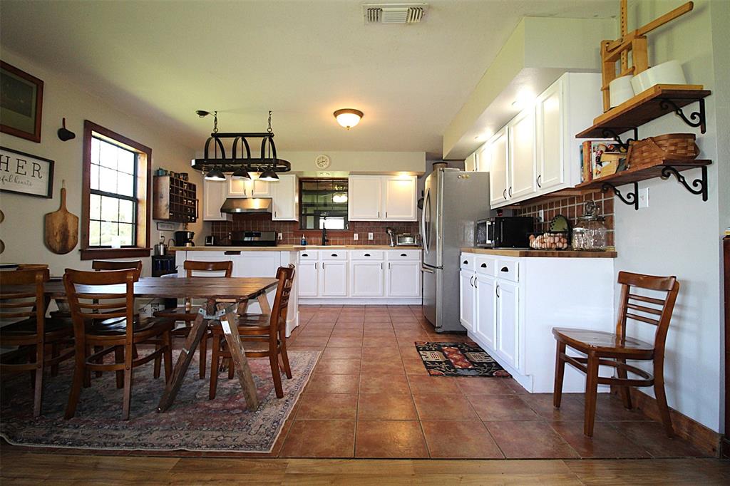 4776 Ne County Road 2120 Road Property Photo 6