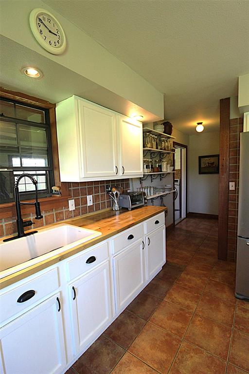 4776 Ne County Road 2120 Road Property Photo 8