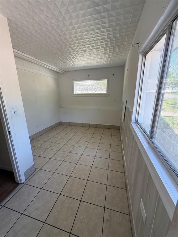 227 S Perry Avenue Property Photo 4