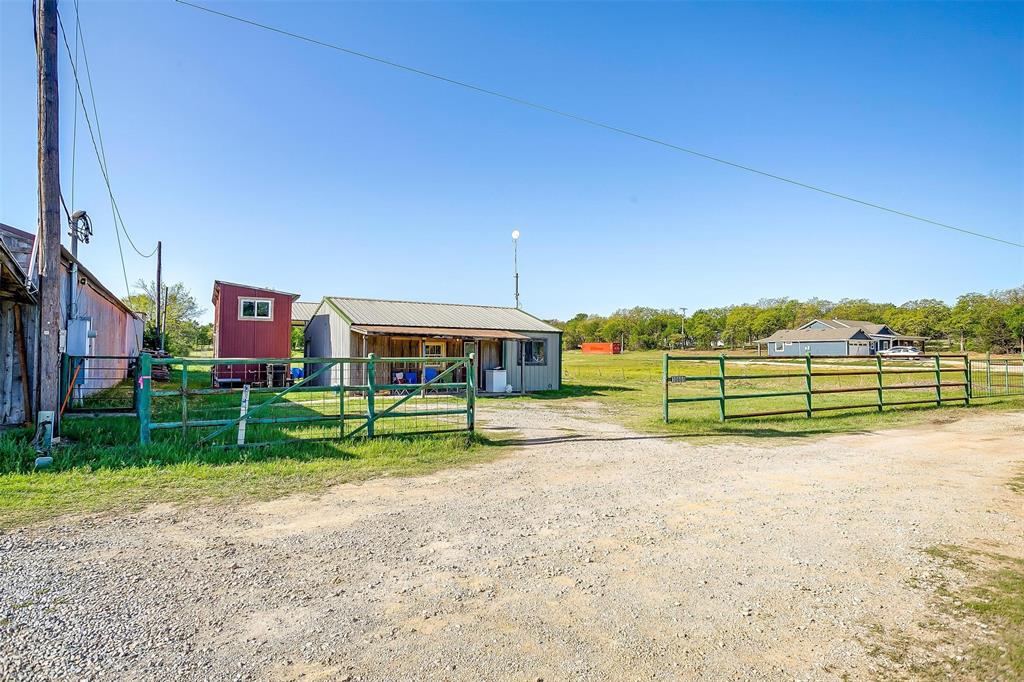 10669 Mineral Wells Highway Property Photo 1