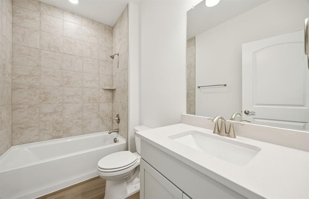 1436 Holmes Street Property Photo 4