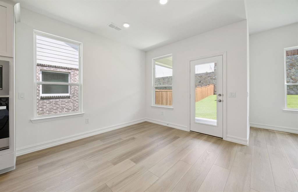 1436 Holmes Street Property Photo 8