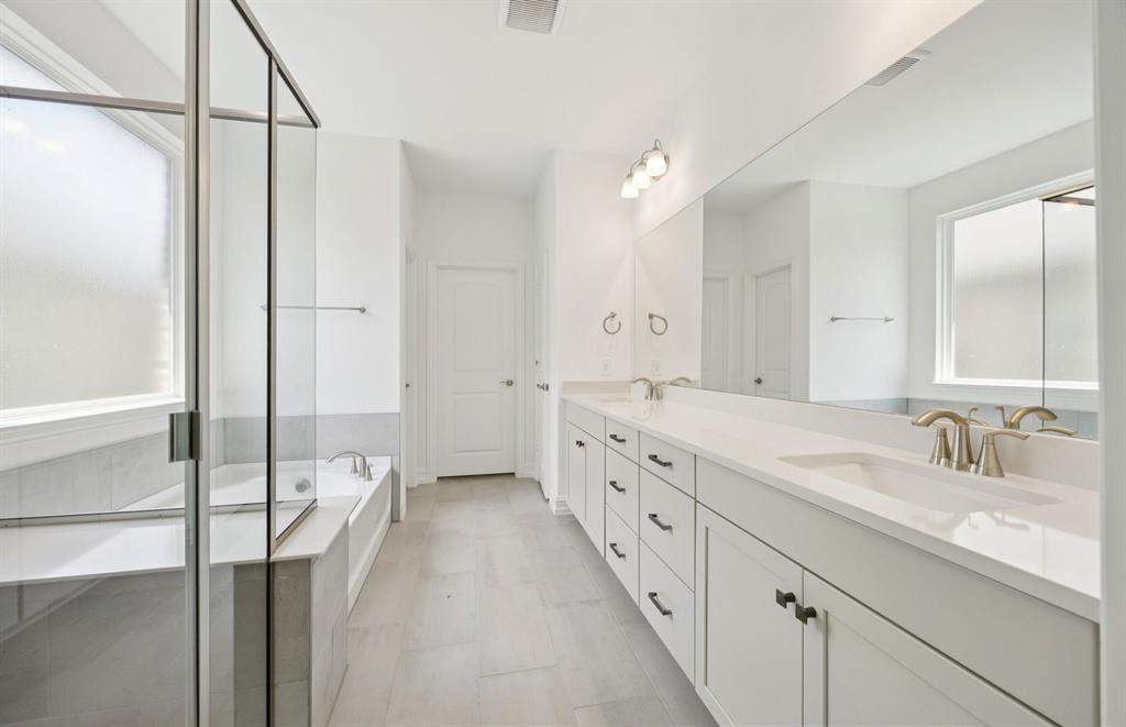 1436 Holmes Street Property Photo 12