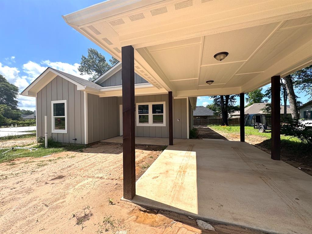 240 Elm Street Property Photo 3