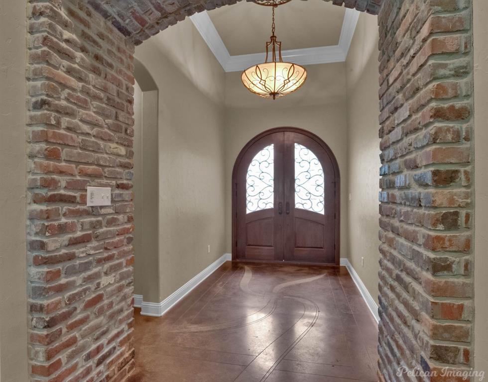 907 Woodland View Circle Property Photo 4