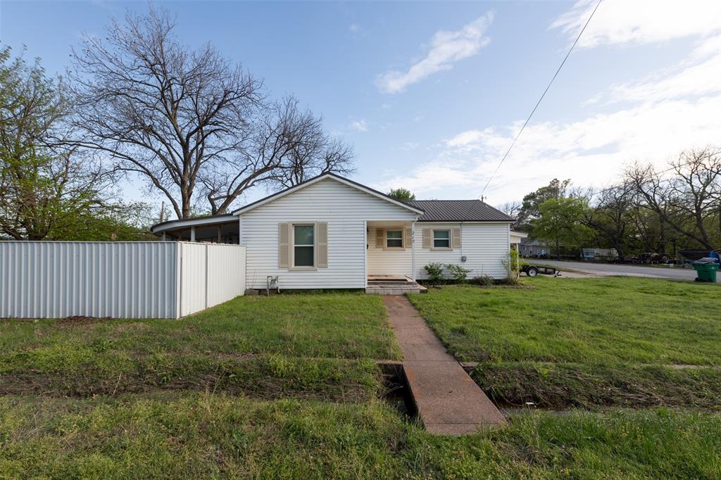 215 W Spring Street Property Photo