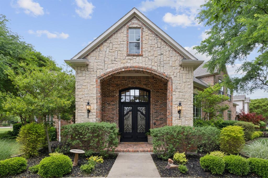 881 Saint James Court Property Photo