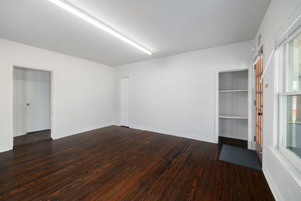 148 S Elm Street Property Photo 12