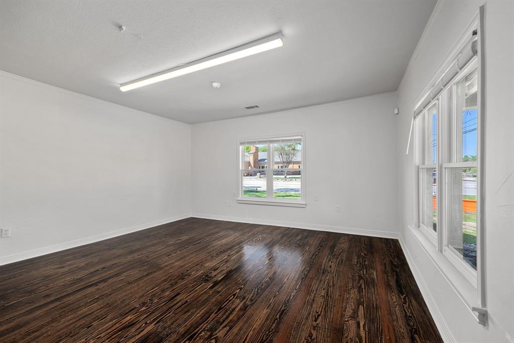 148 S Elm Street Property Photo 13