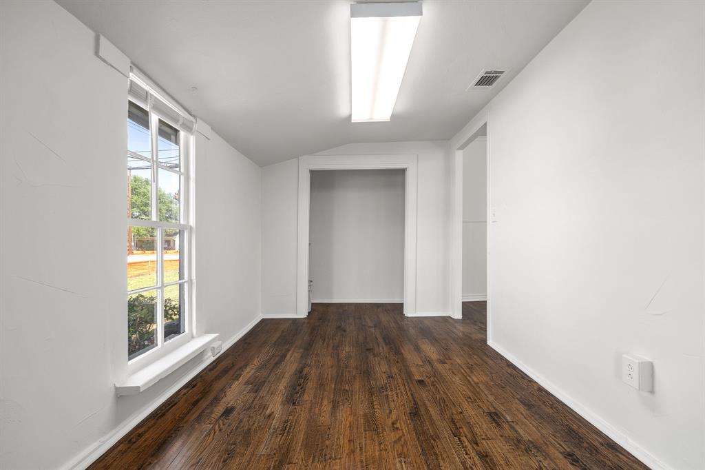 148 S Elm Street Property Photo 15