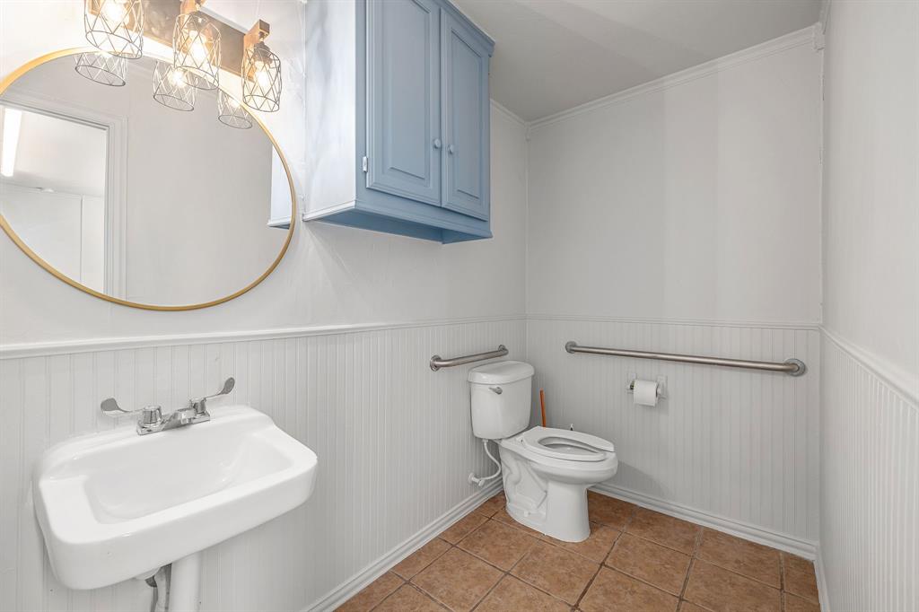 148 S Elm Street Property Photo 18
