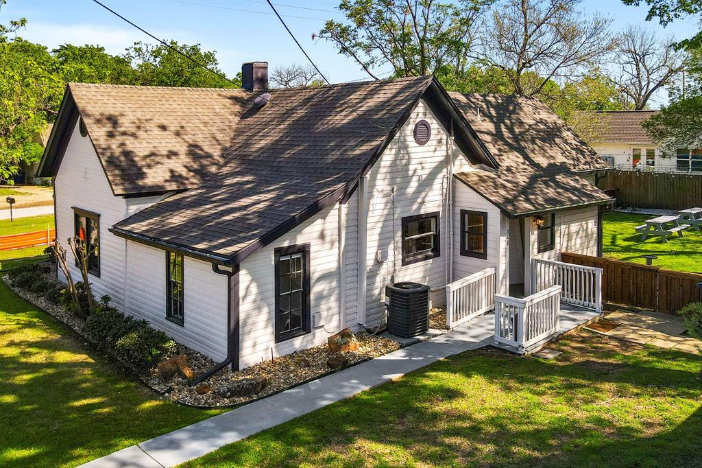 148 S Elm Street Property Photo 25