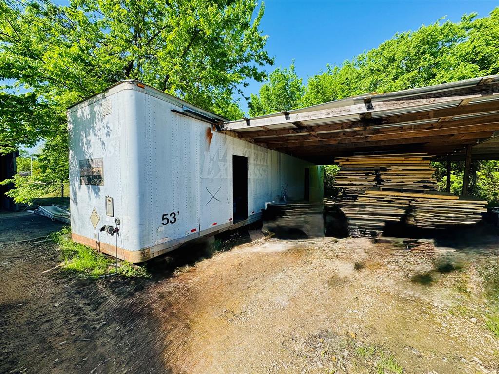 300 Aspen Property Photo 12