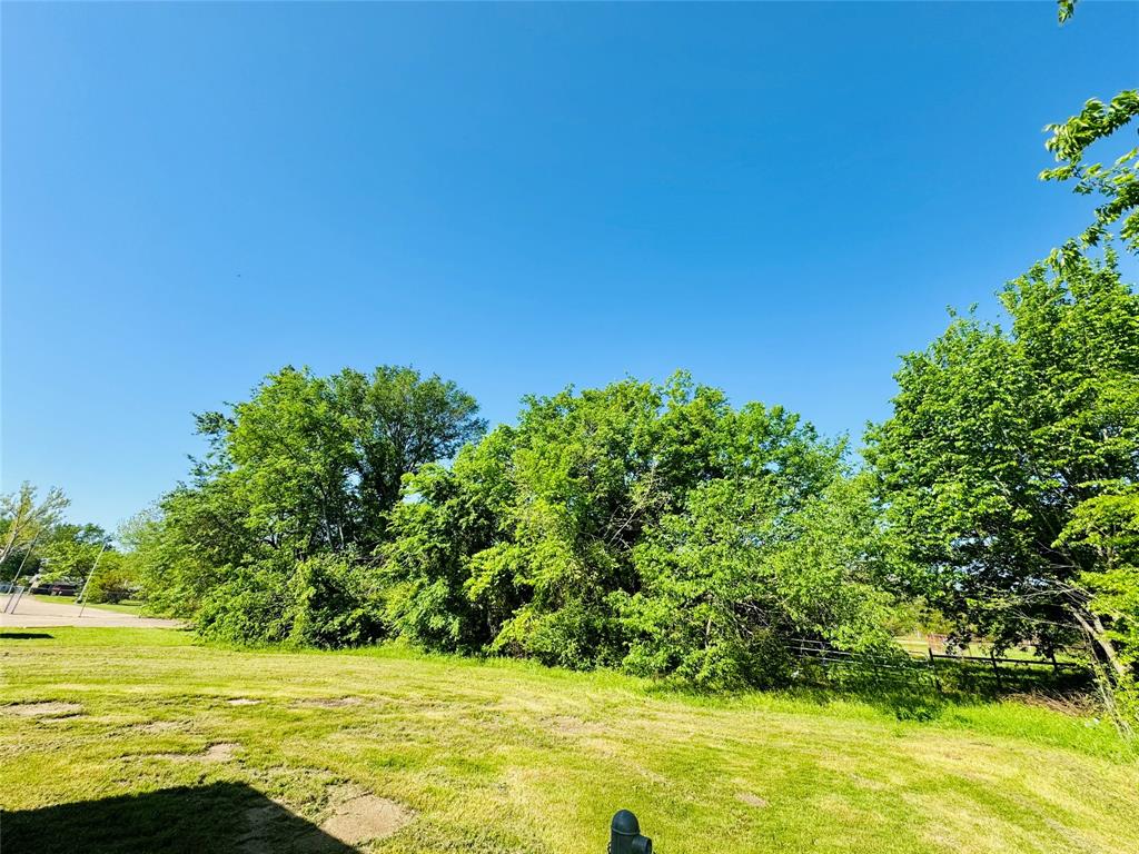 300 Aspen Property Photo 13