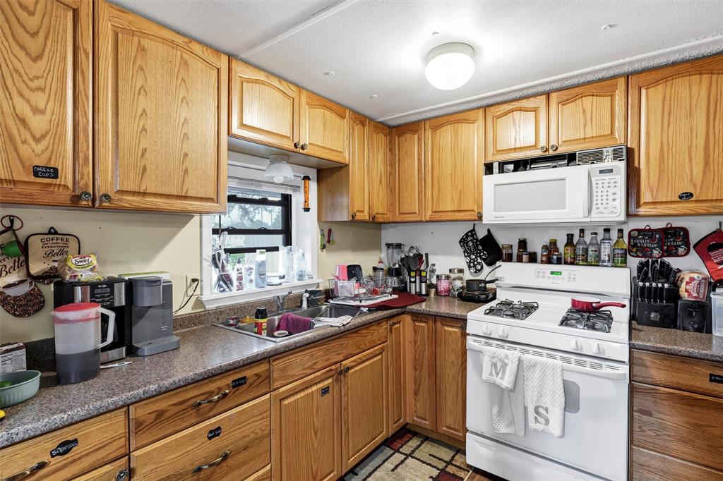 200 Western Hills Property Photo 30