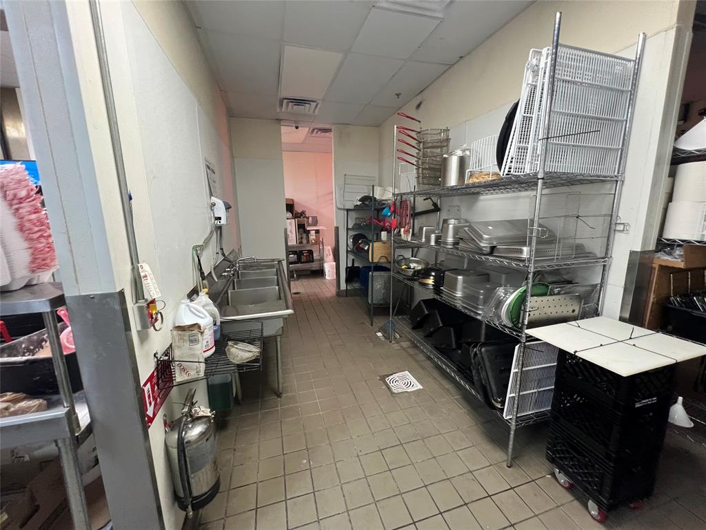 7205 S Broadway Avenue Property Photo 30