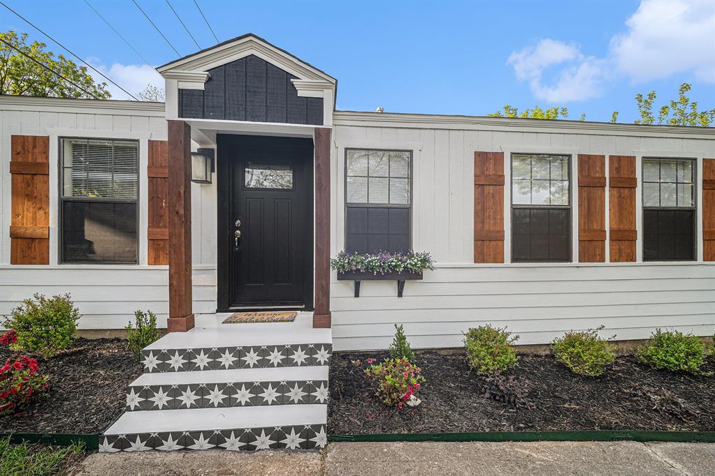 5020 Langley Road Property Photo