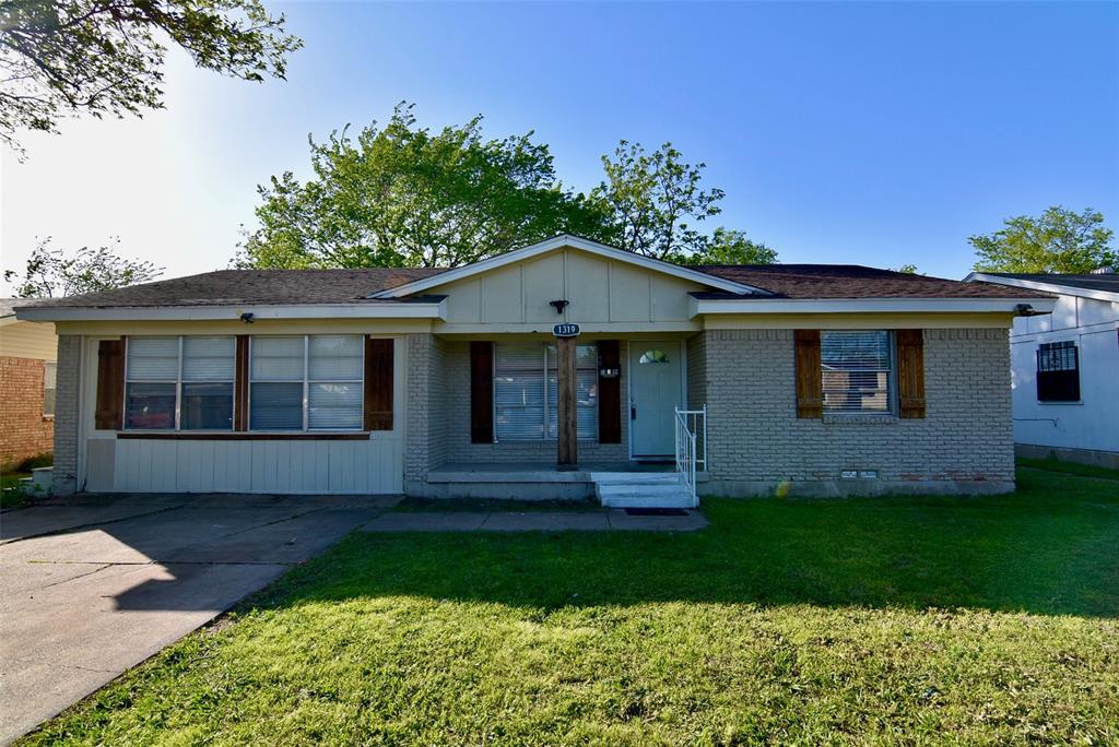 1319 Summit Street Property Photo 1