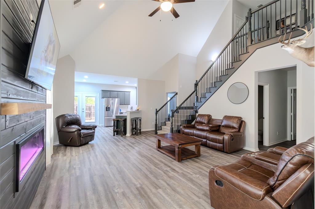 230 Greathouse Village Property Photo