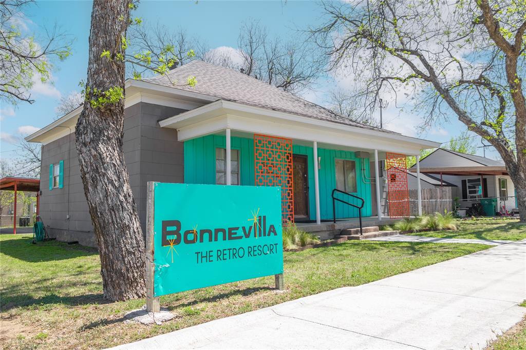 1701 S Commercial Avenue Property Photo