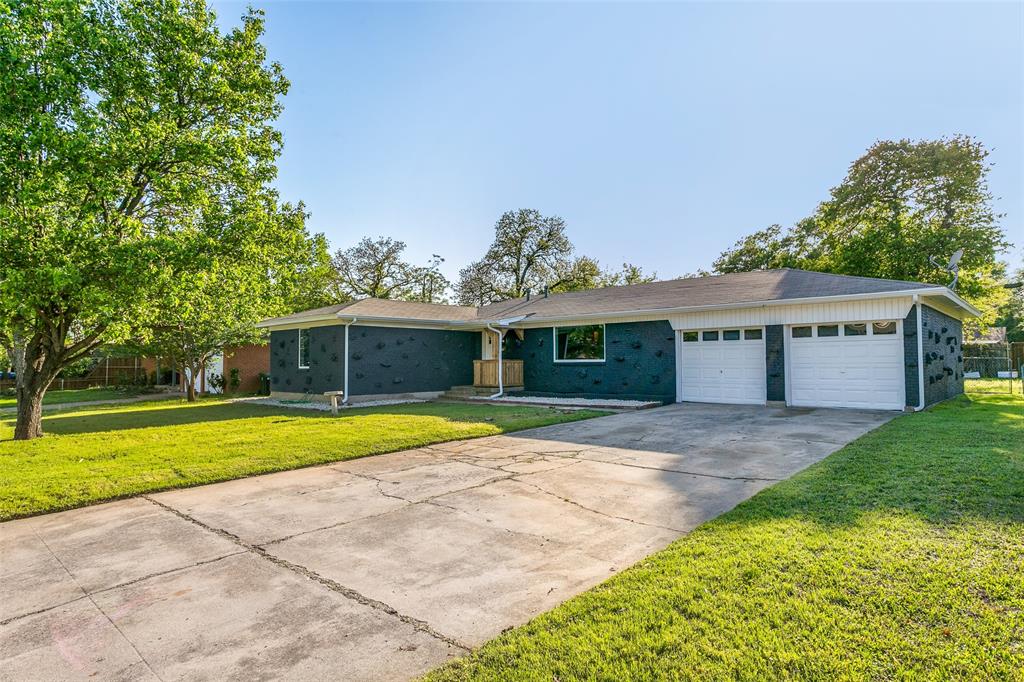 425 Ridgecrest Drive Property Photo 1