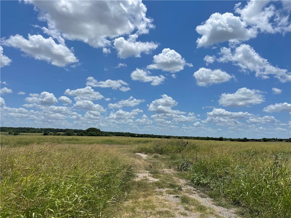 1000 Hobbs Lane Property Photo 4