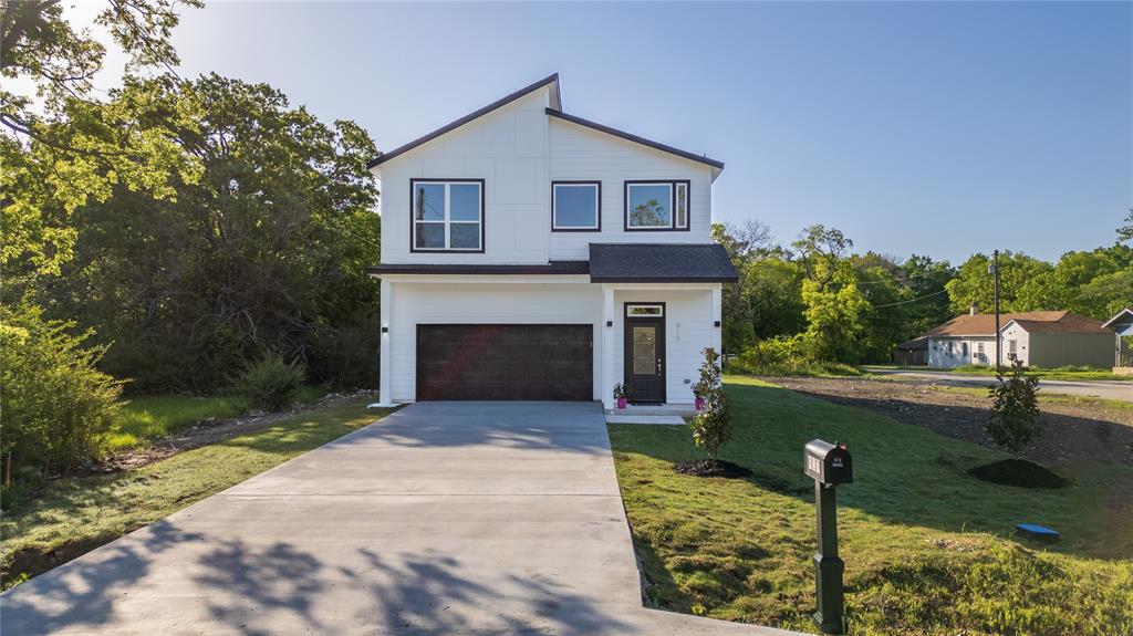 917 Armstrong Road Property Photo