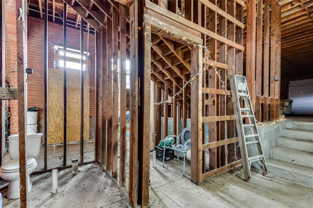 211 Main Street Property Photo 14