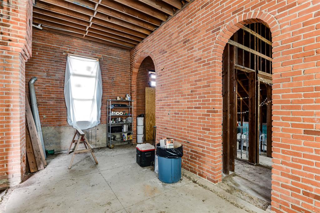 211 Main Street Property Photo 15