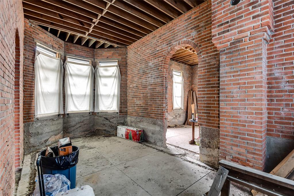 211 Main Street Property Photo 16
