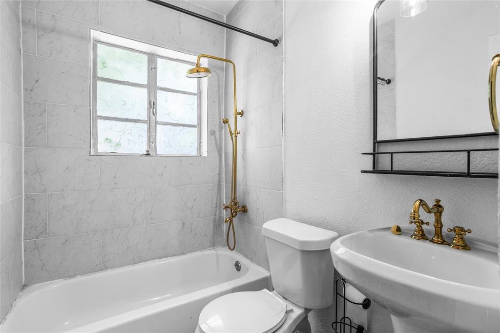 4040 Carolyn Road Property Photo 12