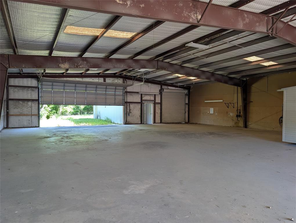 2209 E Main Street Property Photo 6