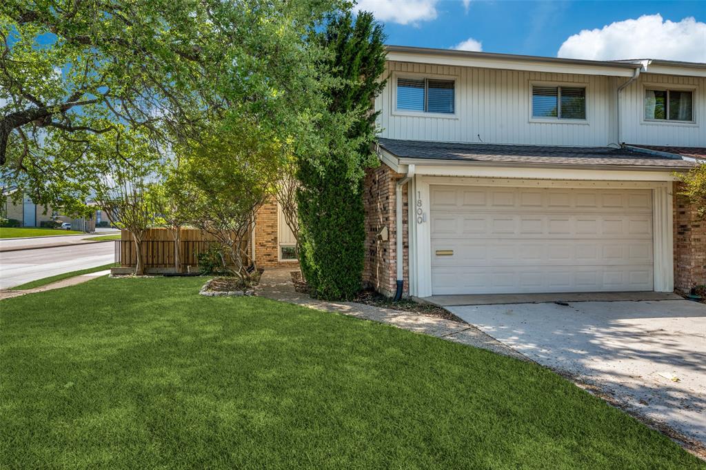 1800 Lakecrest Court Property Photo