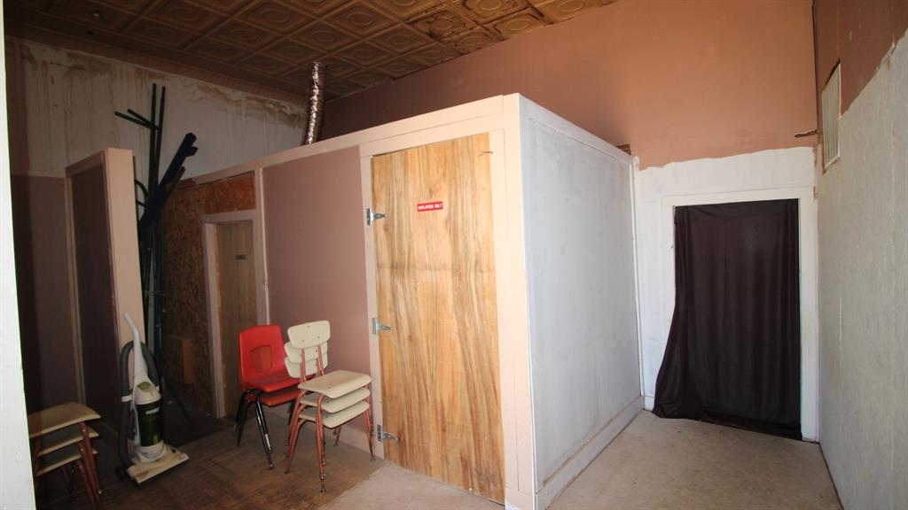 135 N Main Street Property Photo 16
